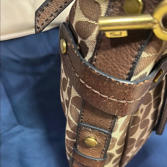 Fossil Leather Brown & Tan Crossbody Bag with Timeless Design EUC - Picture 2 of 16